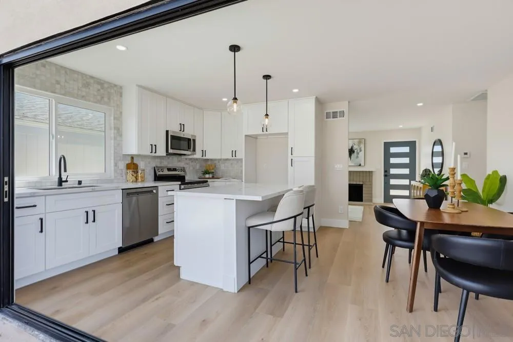 10945 Janice Ct San Diego, CA 92126