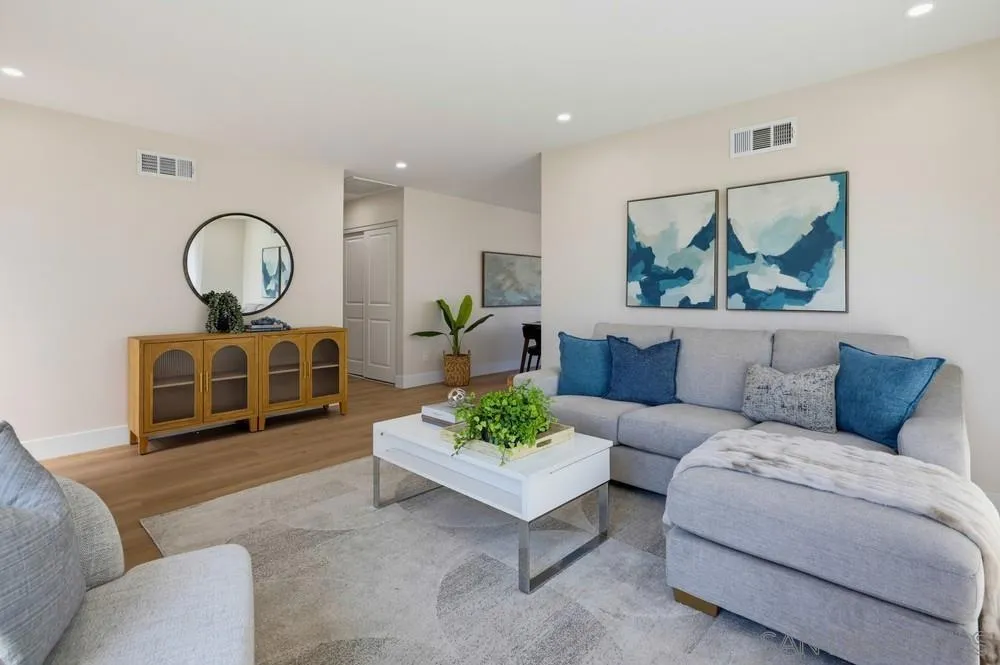 10945 Janice Ct San Diego, CA 92126