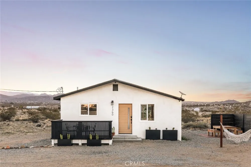 2360 Sand Drive Landers, CA 92285