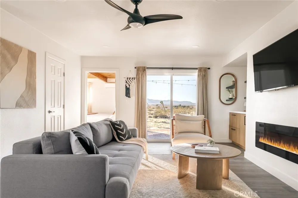 2360 Sand Drive Landers, CA 92285