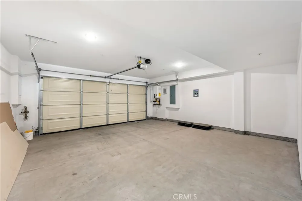 1102 Santo Antonio Drive Colton, CA 92324