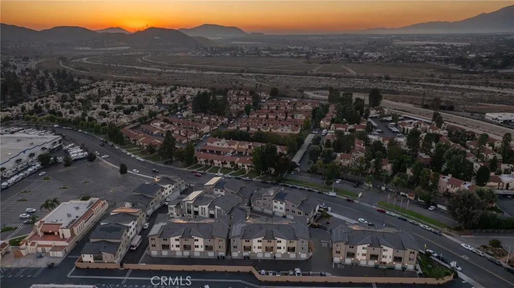 1102 Santo Antonio Drive Colton, CA 92324