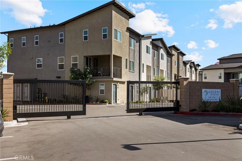 1102 Santo Antonio Drive Colton, CA 92324
