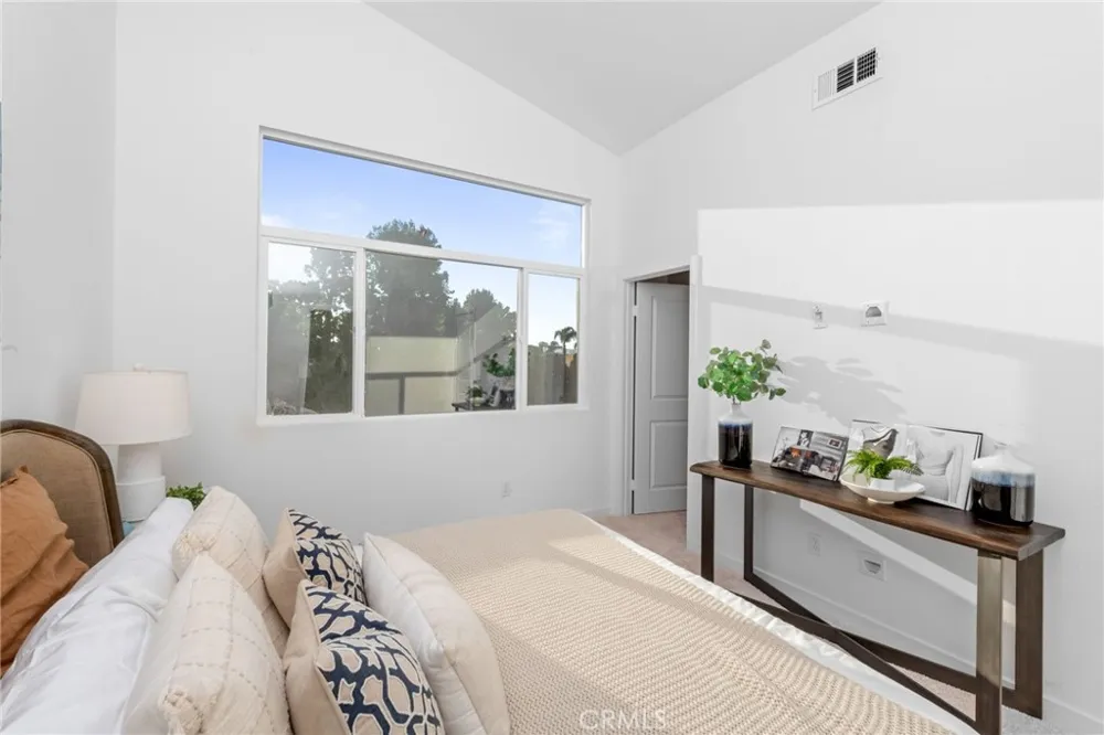 1102 Santo Antonio Drive Colton, CA 92324