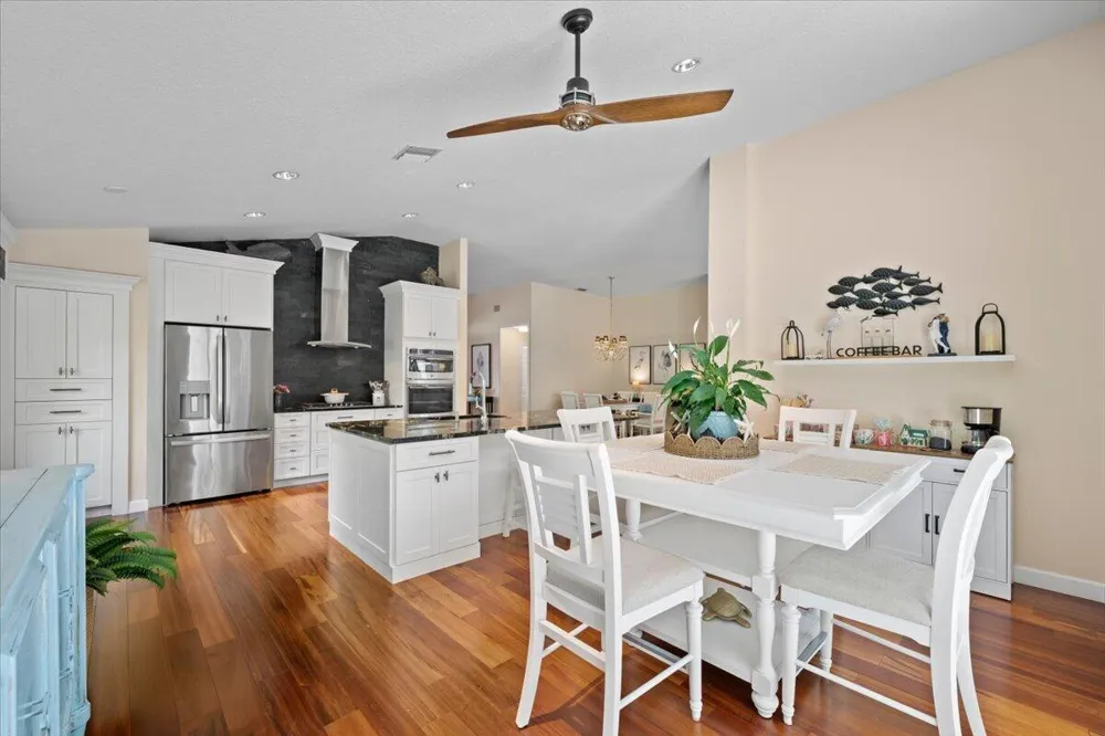 7990 SE Mammoth Drive SE Hobe Sound, FL 33455