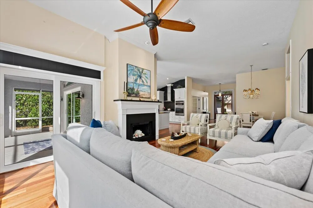 7990 SE Mammoth Drive SE Hobe Sound, FL 33455