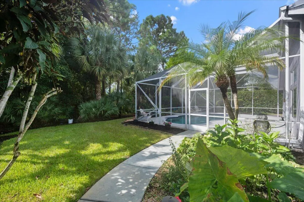 7990 SE Mammoth Drive SE Hobe Sound, FL 33455