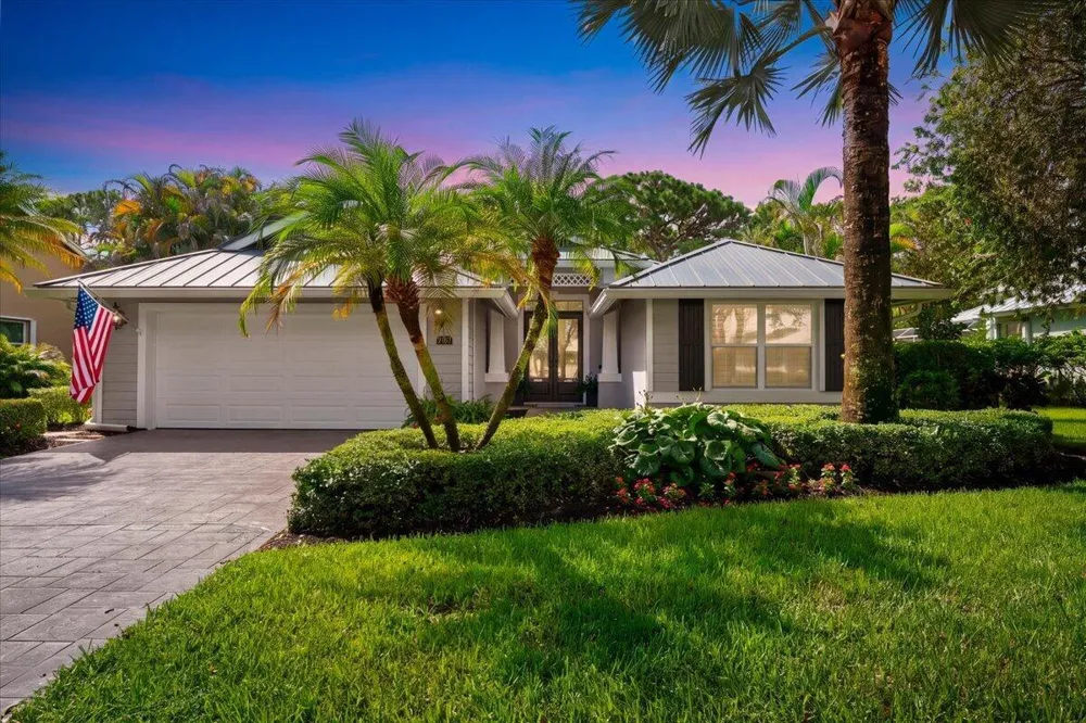 7990 SE Mammoth Drive SE Hobe Sound, FL 33455