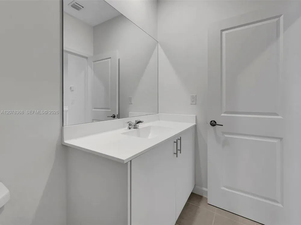 2574 SE 29th St #2574 Homestead, FL 33035