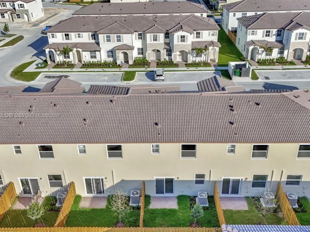 2574 SE 29th St #2574 Homestead, FL 33035