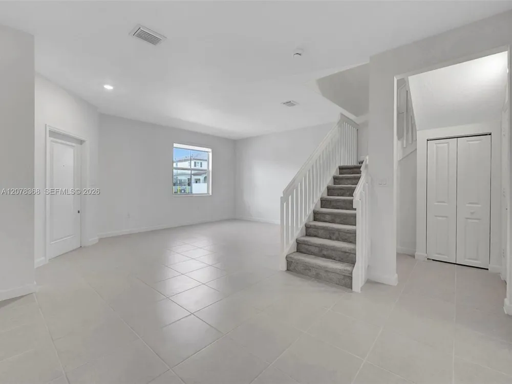 2574 SE 29th St #2574 Homestead, FL 33035