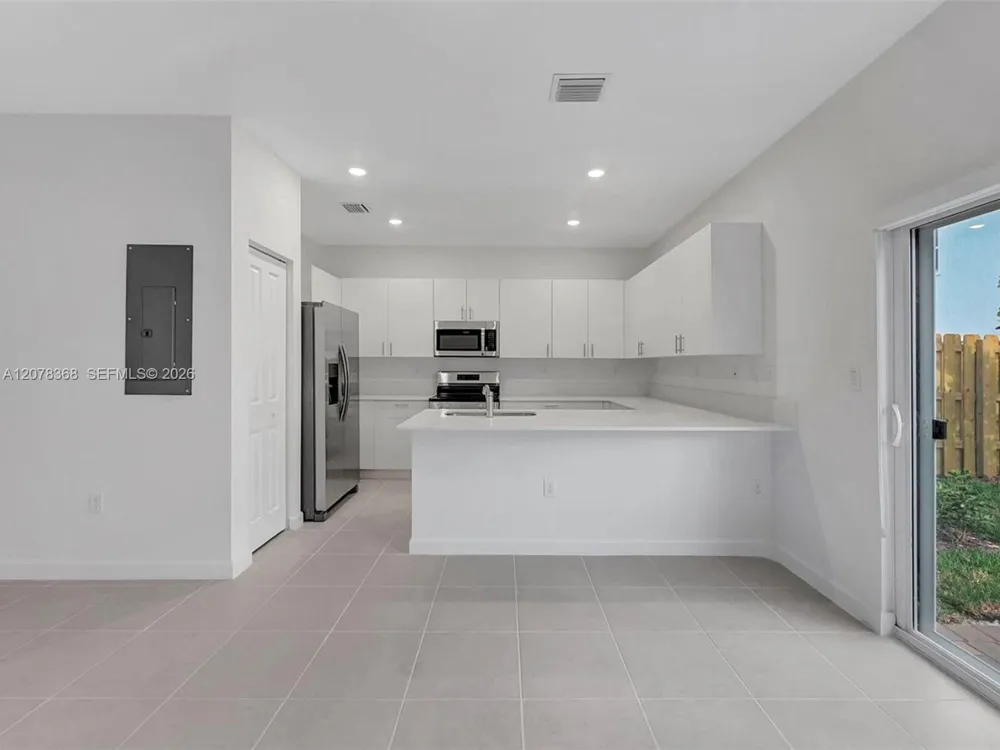 2574 SE 29th St #2574 Homestead, FL 33035
