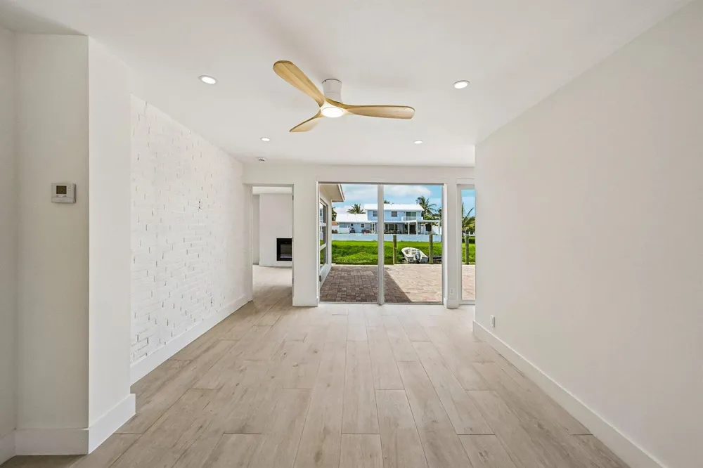 1051 SW 25th Avenue Boynton Beach, FL 33426