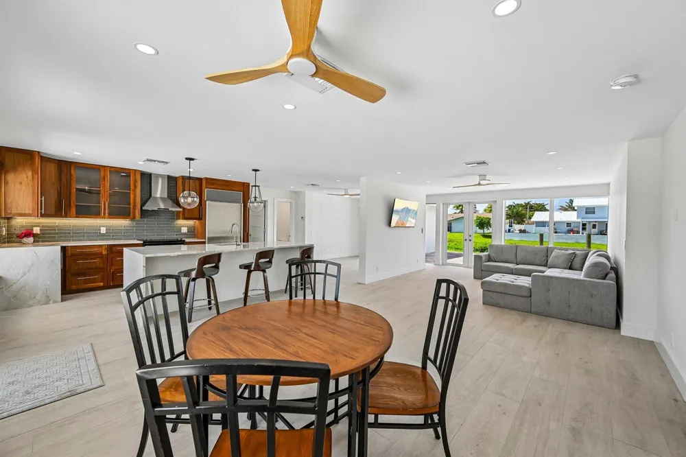 1051 SW 25th Avenue Boynton Beach, FL 33426