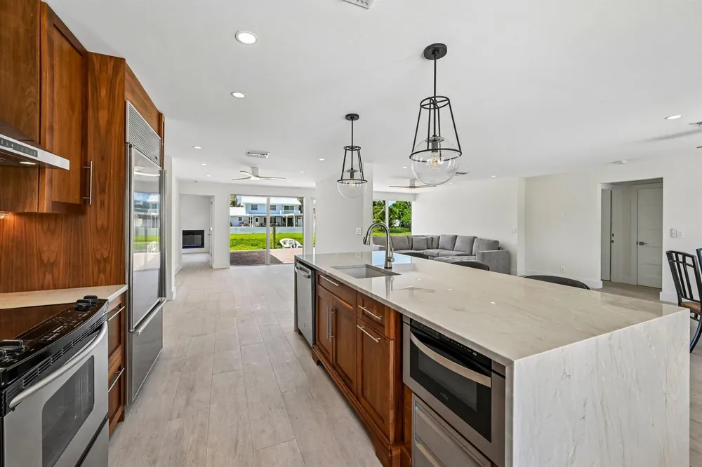 1051 SW 25th Avenue Boynton Beach, FL 33426