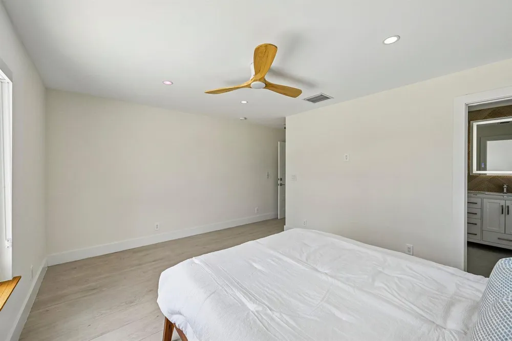 1051 SW 25th Avenue Boynton Beach, FL 33426