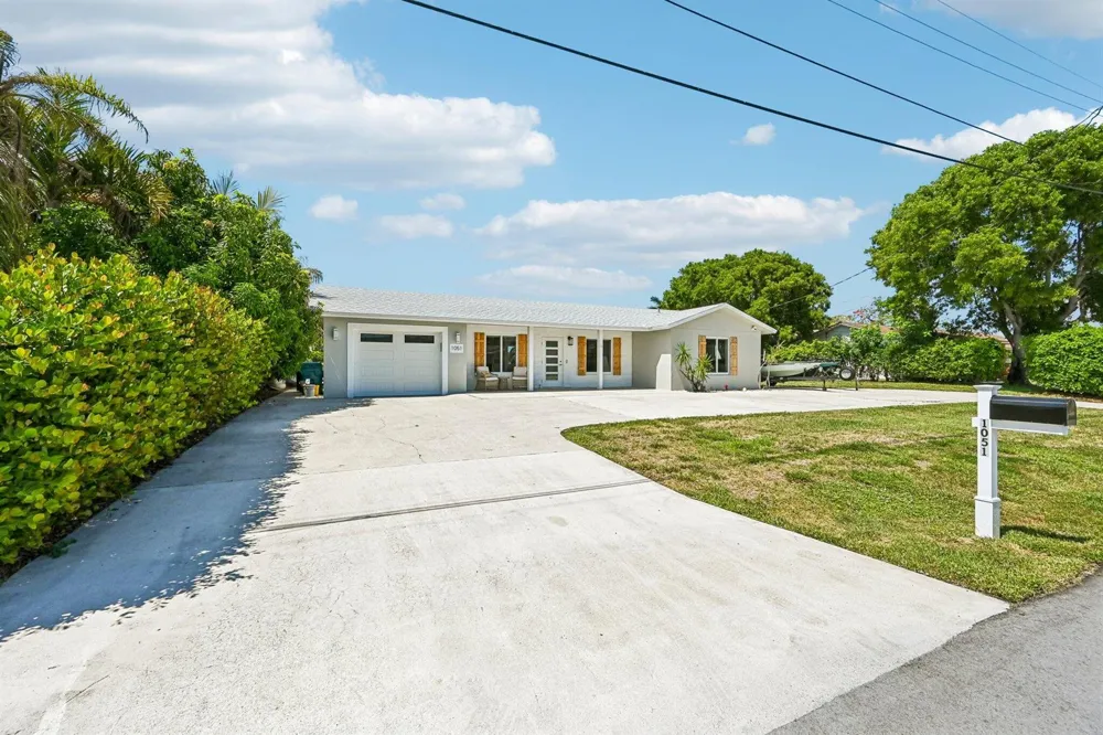 1051 SW 25th Avenue Boynton Beach, FL 33426