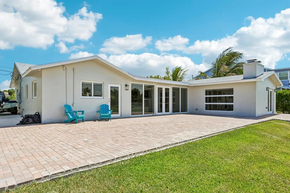 1051 SW 25th Avenue Boynton Beach, FL 33426