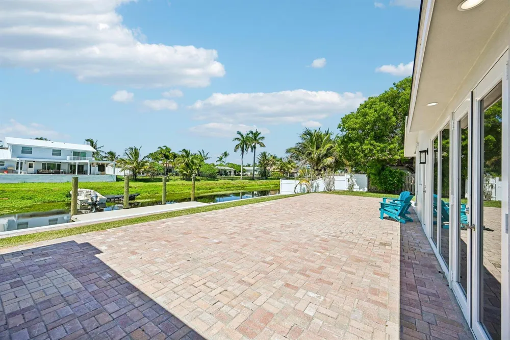 1051 SW 25th Avenue Boynton Beach, FL 33426