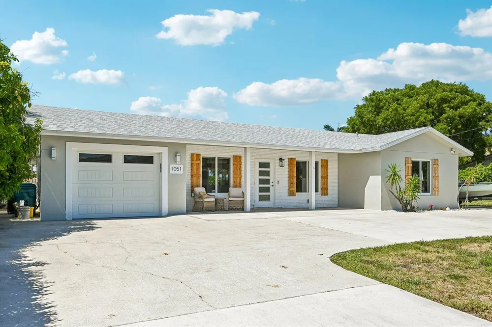 1051 SW 25th Avenue Boynton Beach, FL 33426