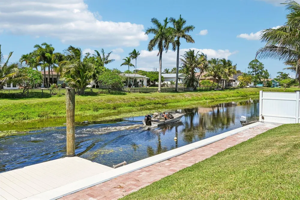 1051 SW 25th Avenue Boynton Beach, FL 33426