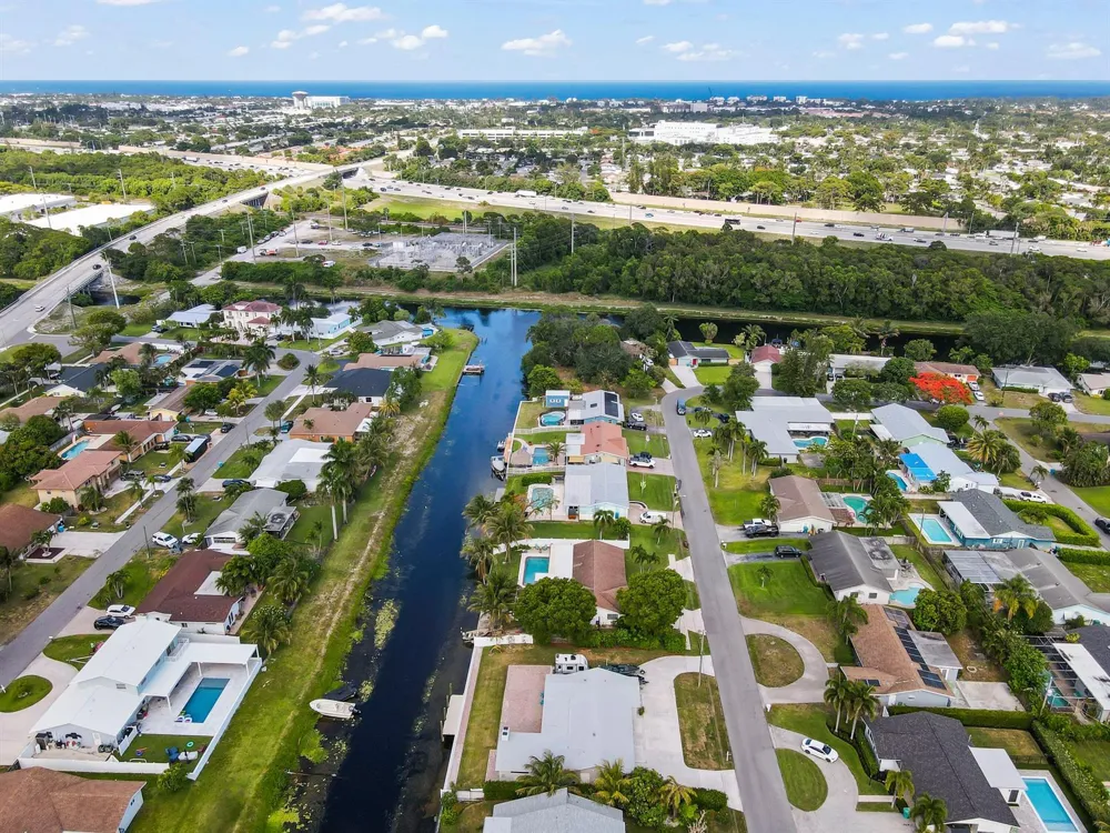 1051 SW 25th Avenue Boynton Beach, FL 33426