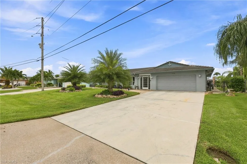 1024 E Archer Parkway Cape Coral, FL 33904
