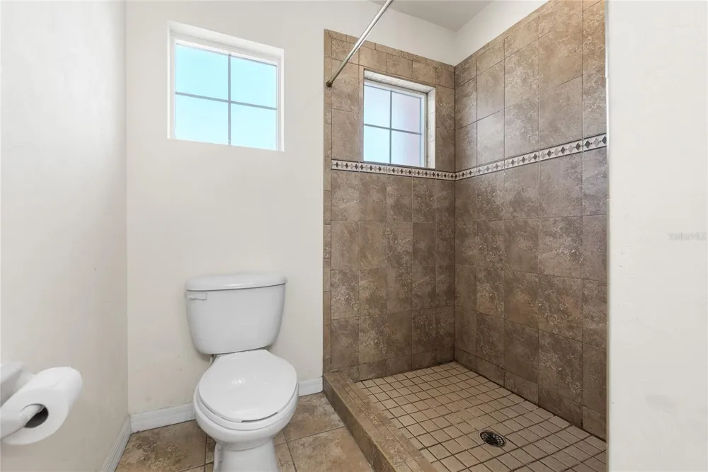 1571 NW 29TH ROAD #3 Gainesville, FL 32605