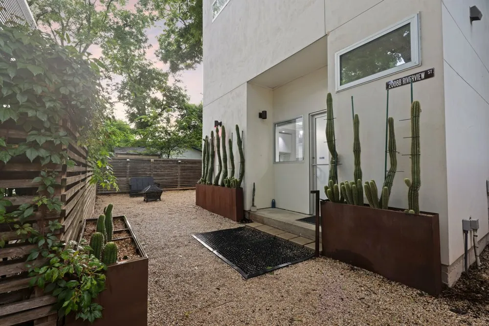 2008 Riverview Street #B Austin, TX 78702