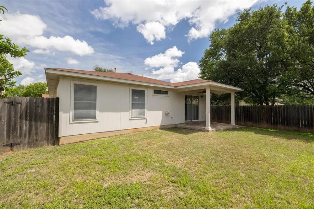 104 Brentwood Drive Leander, TX 78641