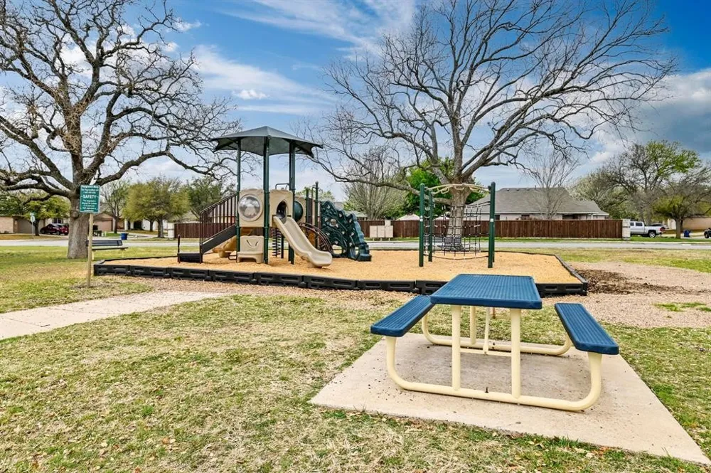104 Brentwood Drive Leander, TX 78641