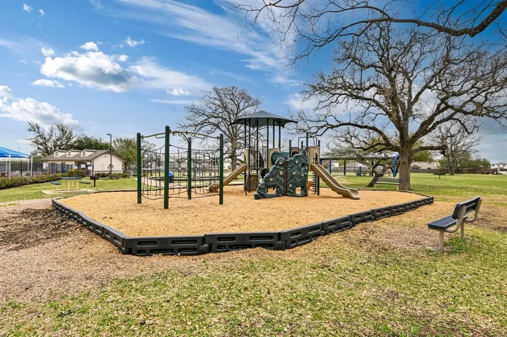 104 Brentwood Drive Leander, TX 78641