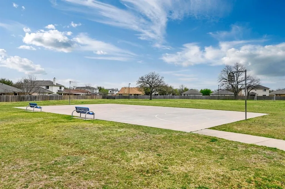104 Brentwood Drive Leander, TX 78641
