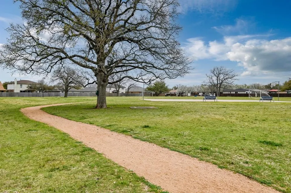 104 Brentwood Drive Leander, TX 78641