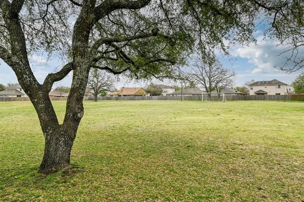104 Brentwood Drive Leander, TX 78641