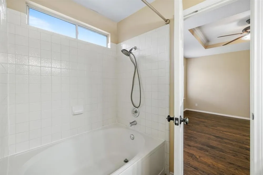 104 Brentwood Drive Leander, TX 78641