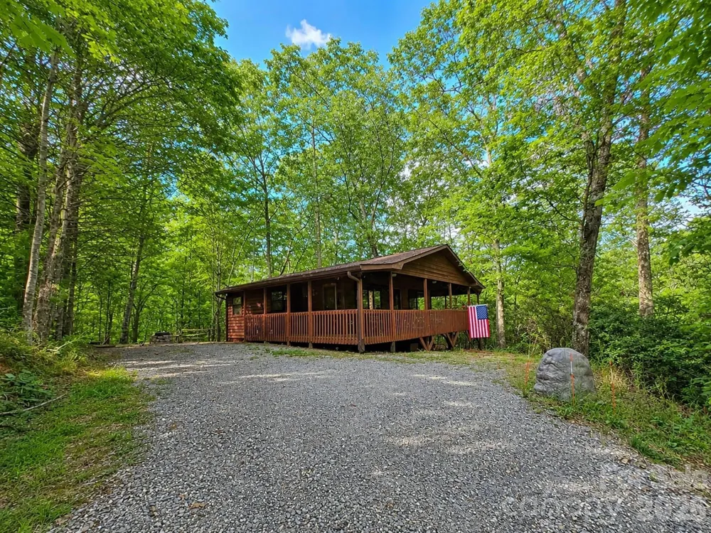 218 Tuskeegee Acres Road Robbinsville, NC 28771