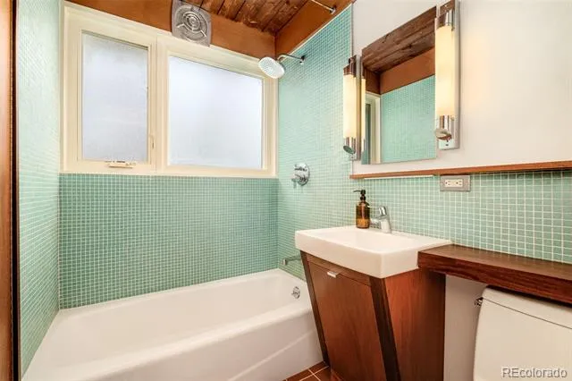 1431 E Dartmouth Avenue Englewood, CO 80113