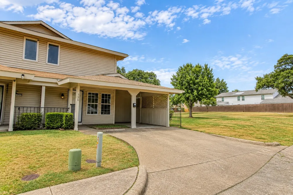 730 Valiant Circle Garland, TX 75043
