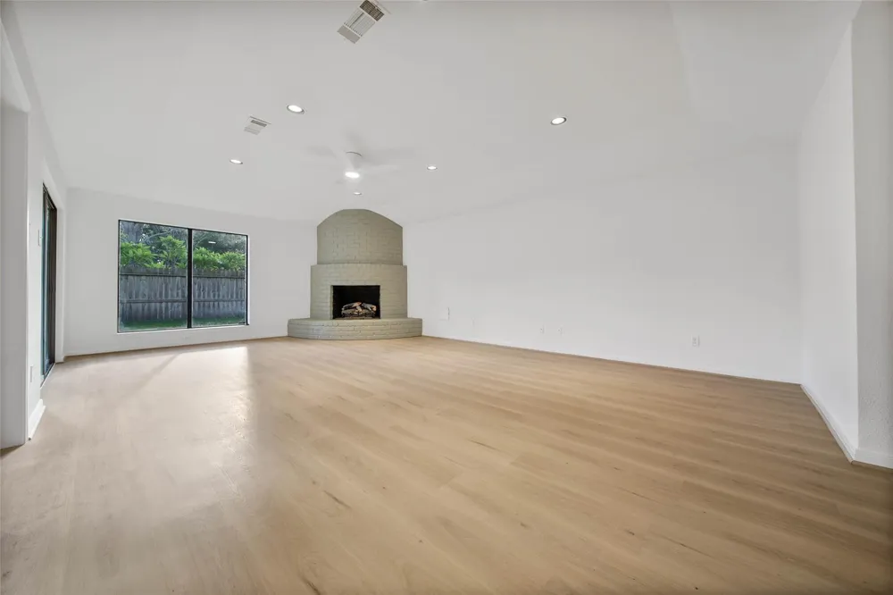 813 E Green Belt Drive Sugar Land, TX 77498