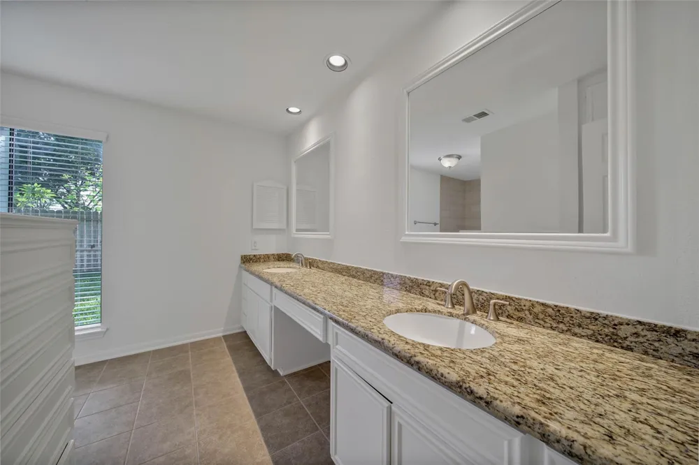 813 E Green Belt Drive Sugar Land, TX 77498