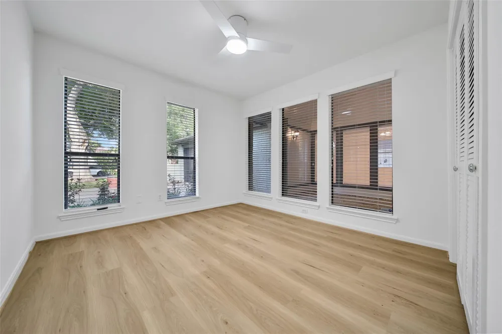 813 E Green Belt Drive Sugar Land, TX 77498
