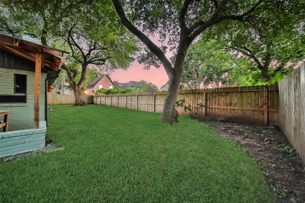813 E Green Belt Drive Sugar Land, TX 77498