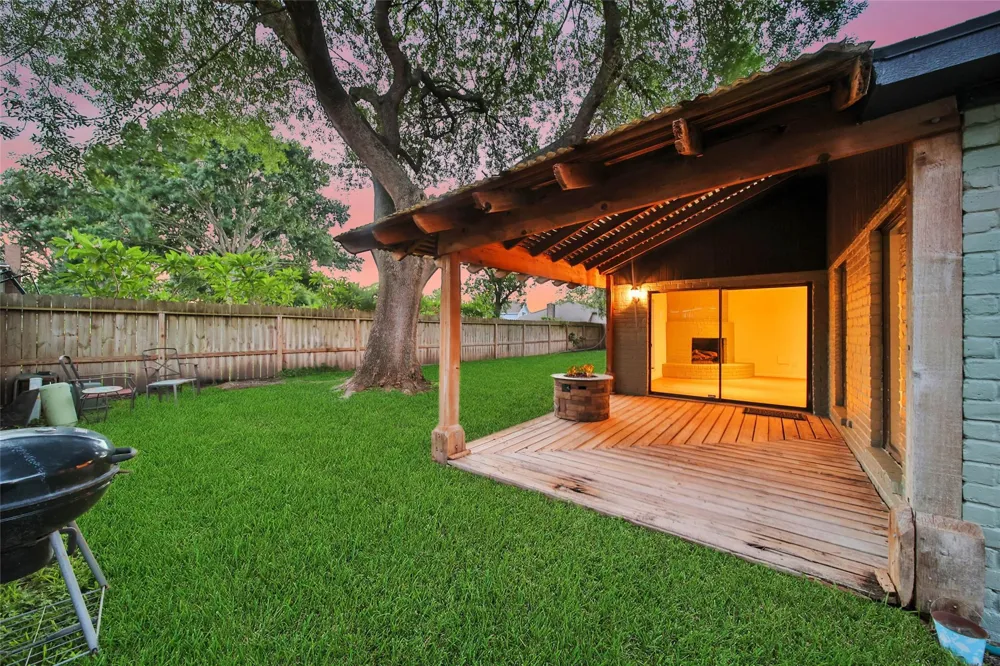813 E Green Belt Drive Sugar Land, TX 77498