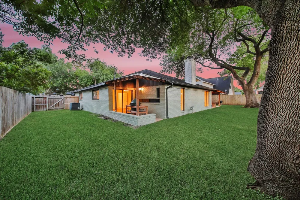 813 E Green Belt Drive Sugar Land, TX 77498