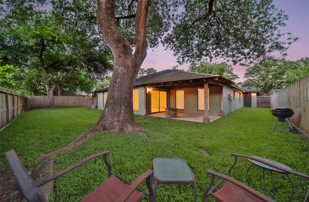 813 E Green Belt Drive Sugar Land, TX 77498