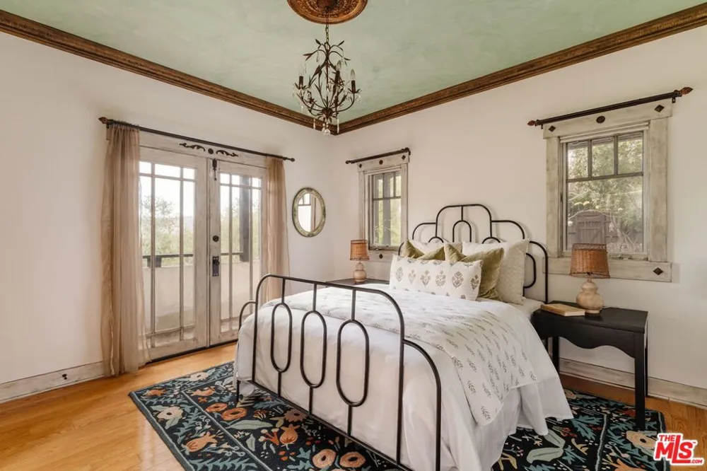 1273 Fernwood Pacific Drive Topanga, CA 90290