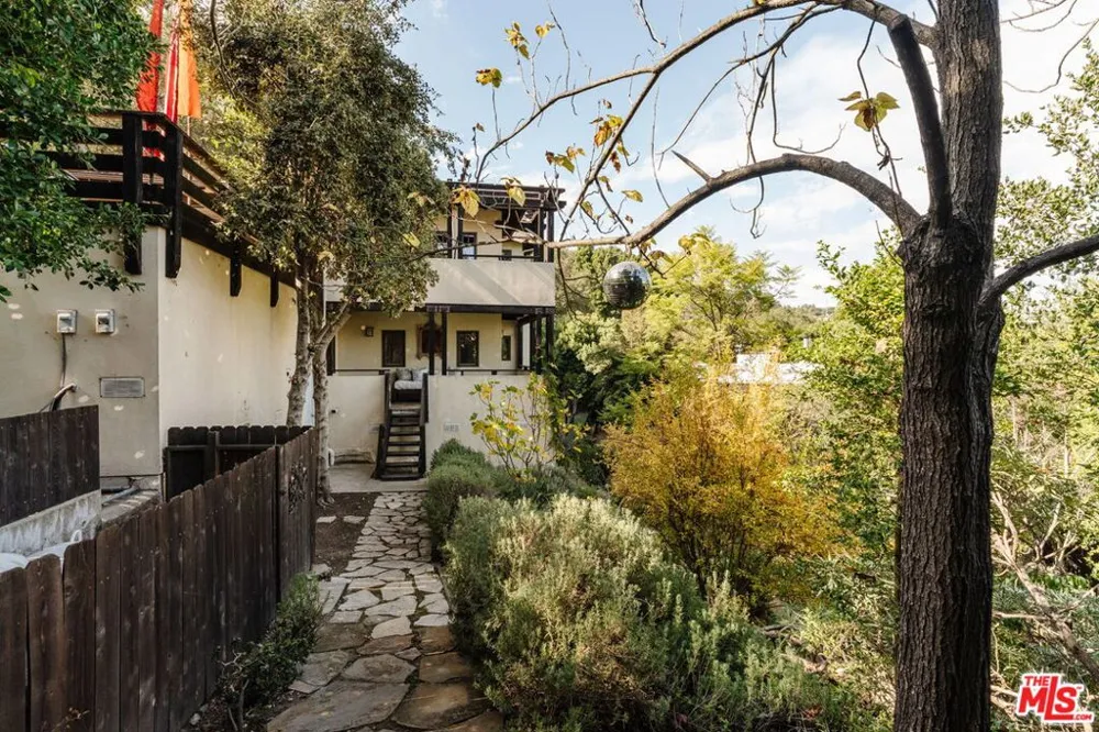1273 Fernwood Pacific Drive Topanga, CA 90290