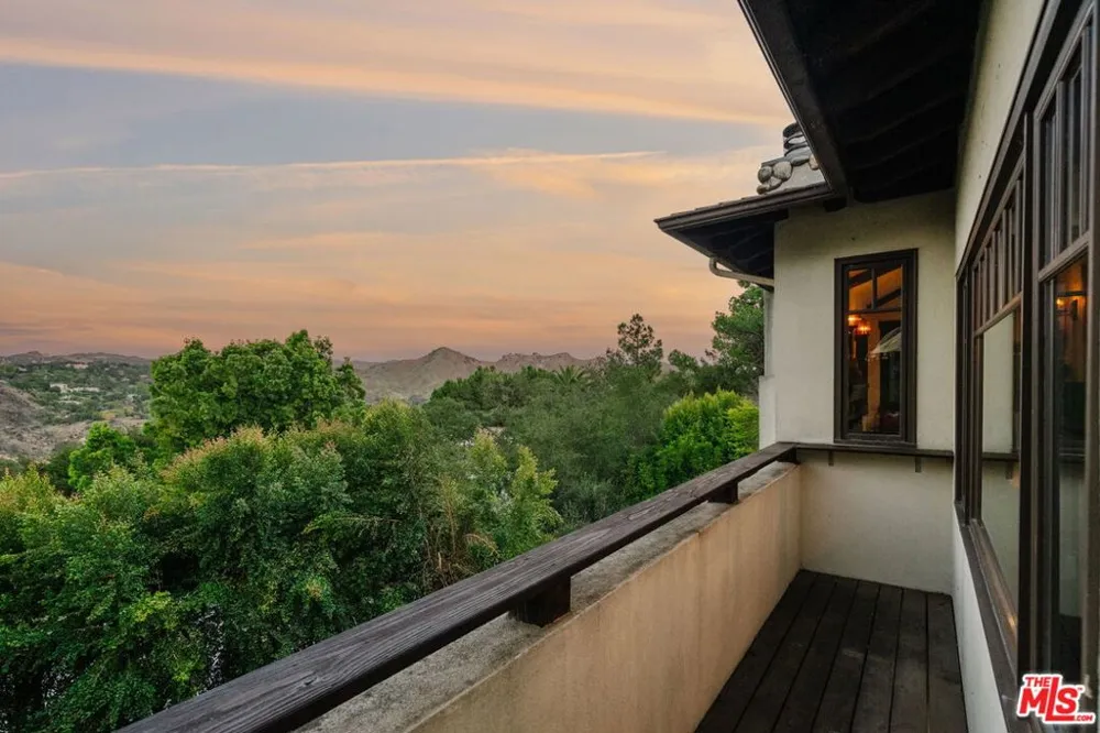 1273 Fernwood Pacific Drive Topanga, CA 90290