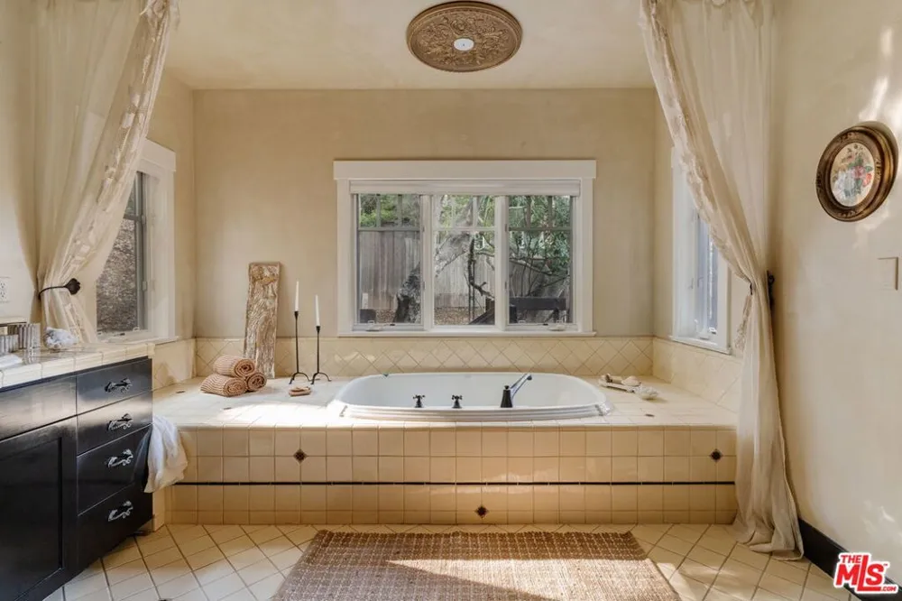 1273 Fernwood Pacific Drive Topanga, CA 90290